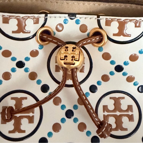Tory Burch T Monogram Contrast Embossed Bucket Bag - New Ivory NWT - Picture 6 of 11